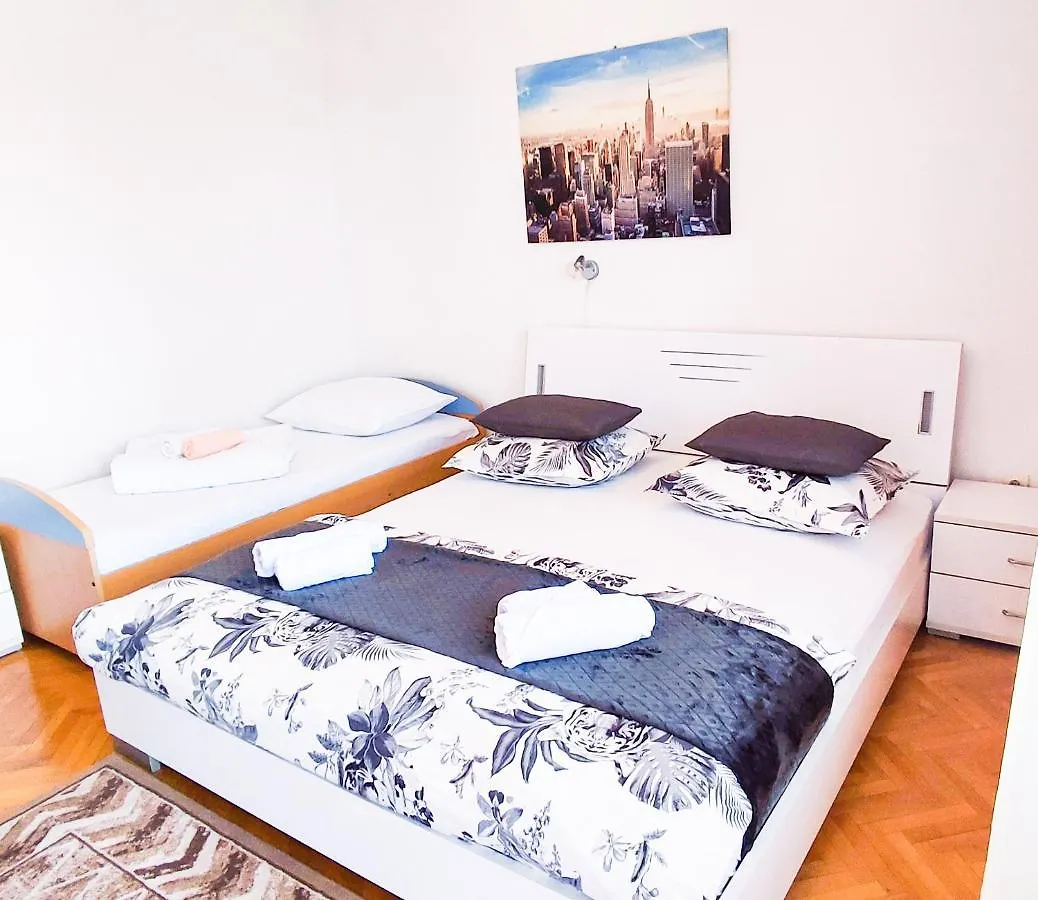 Apartmani Ankica Crikvenica 0*,
